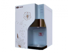 夏季直飲一體機(jī)熱銷(xiāo)，母嬰凈水器深受年輕父母